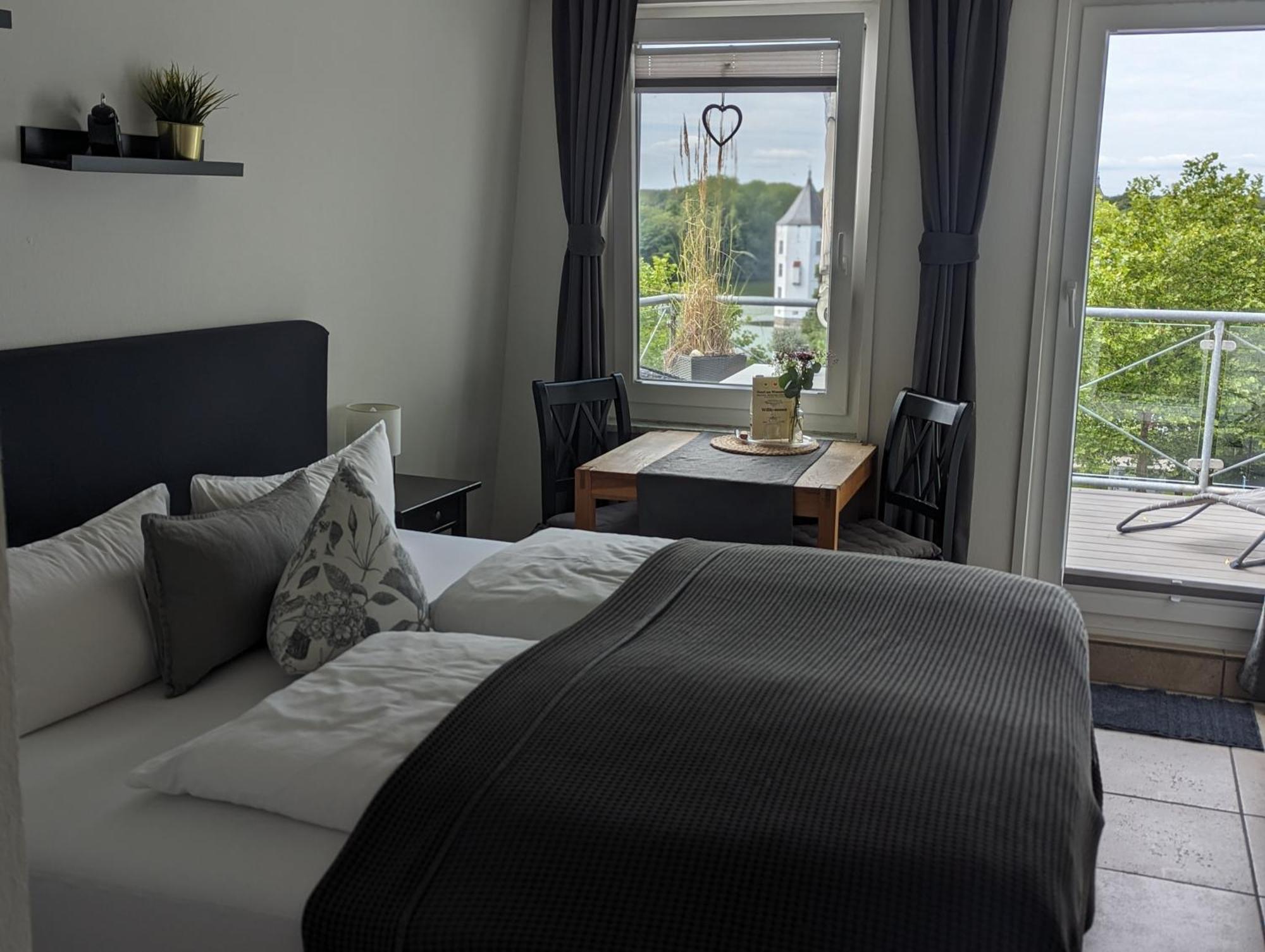 Hotel Am Wasserschloss 글룩스부르크 외부 사진